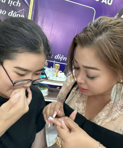 JENNA LEE – NGƯỜI TRỰC TIẾP ĐÀO TẠO VÀ DẪN DẮT HỌC VIÊN NGÀNH NAIL