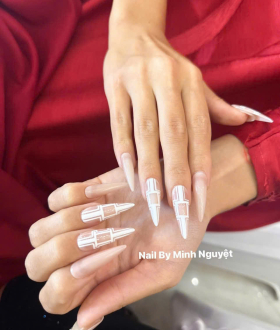 Nail nhọn trang trí