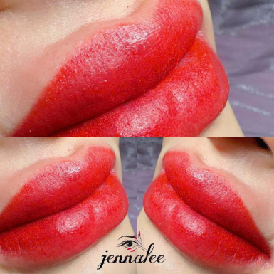 Phun môi màu đỏ