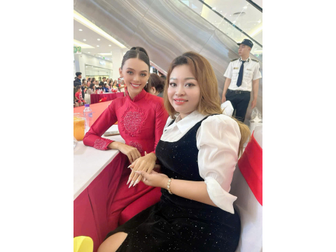 Nail  TASTIC cho Model